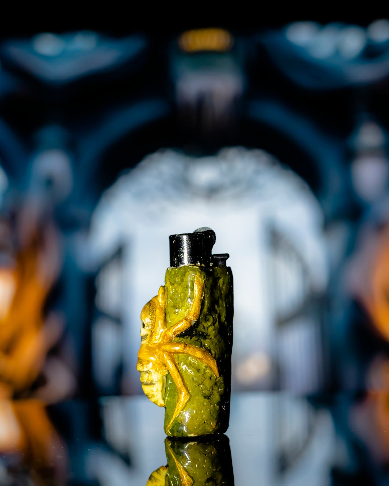 Golden Widow Creeper Clay Lighter 🕷️✨🔥