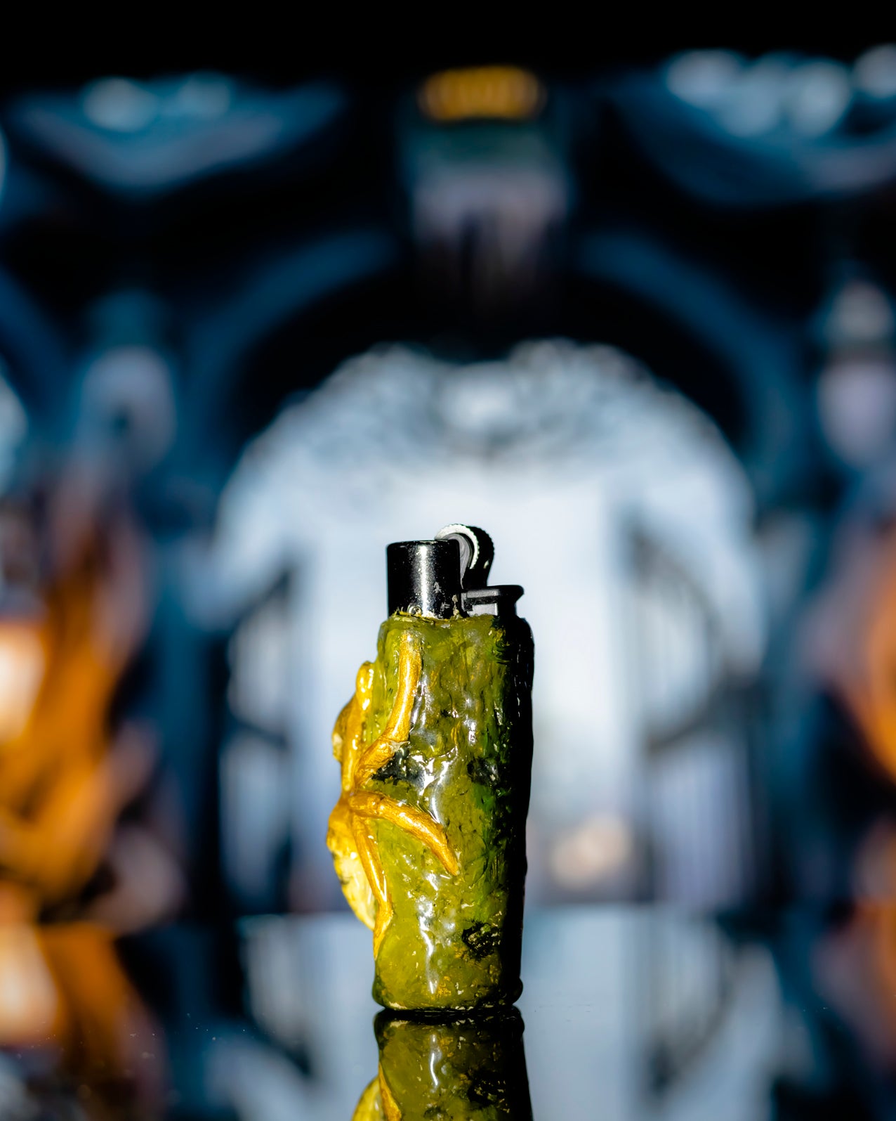 Golden Widow Creeper Clay Lighter 🕷️✨🔥