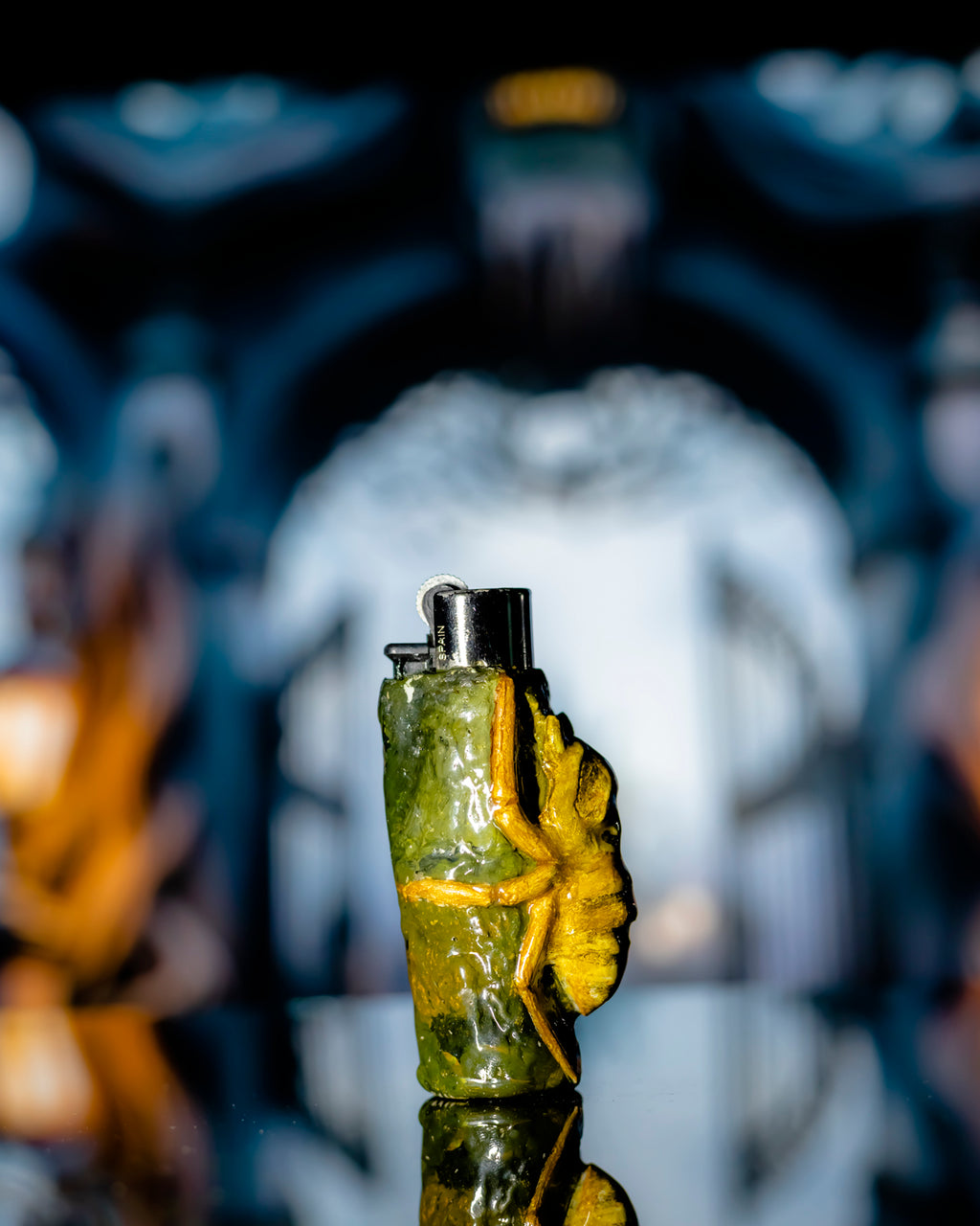 Golden Widow Creeper Clay Lighter 🕷️✨🔥