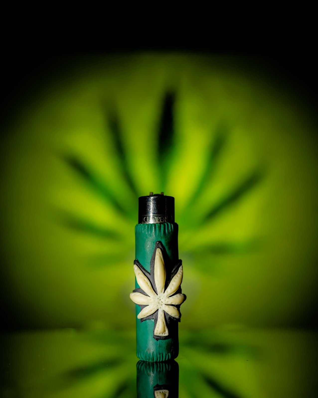 Glow Kush Clay Clipper Lighter 🍃⚡