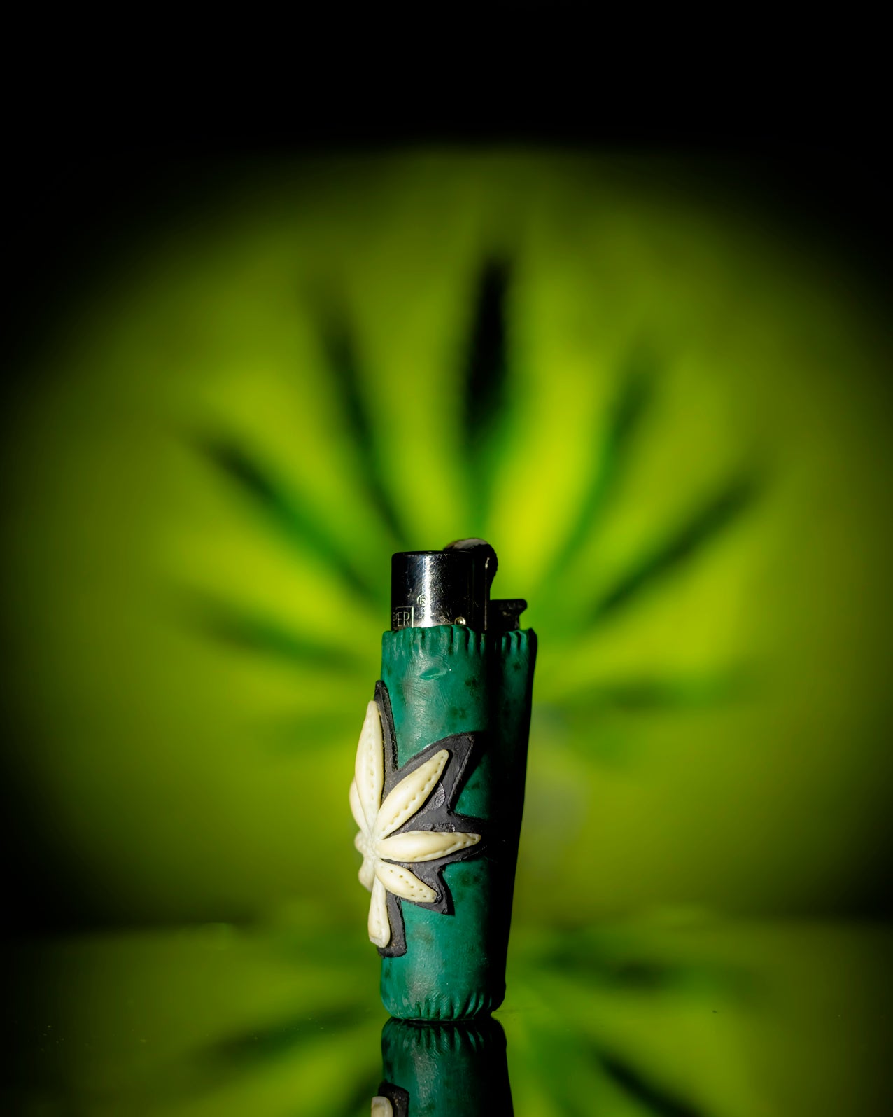 Glow Kush Clay Clipper Lighter 🍃⚡